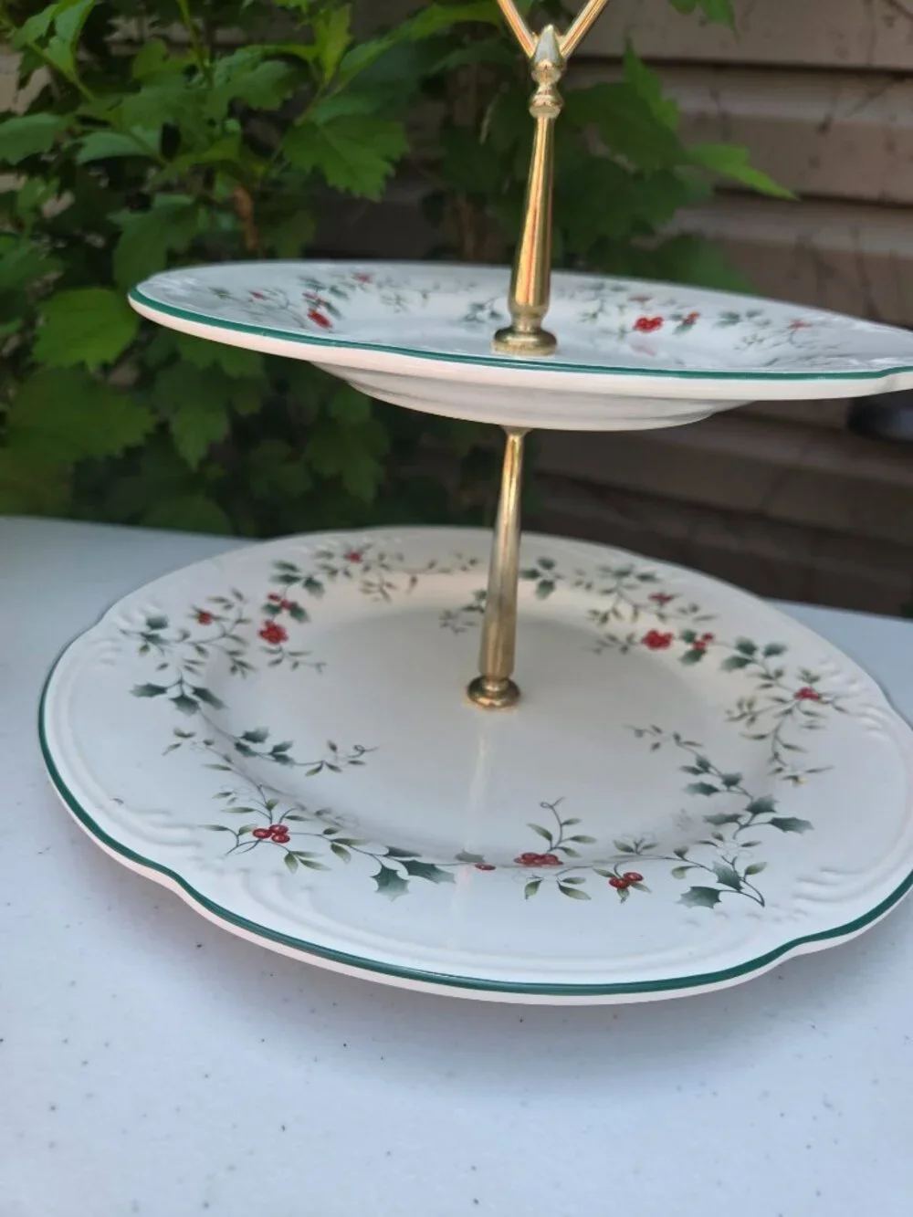 Pfaltzgraff Winterberry Two Tier Tidbit Tray